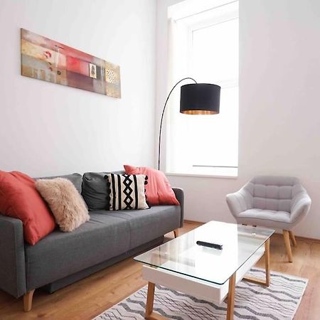 Modern Living In City Center - Fully Equipped Wien Exteriör bild