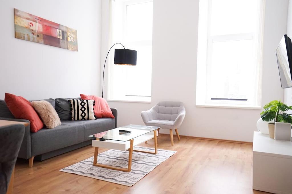 Modern Living In City Center - Fully Equipped Wien Exteriör bild