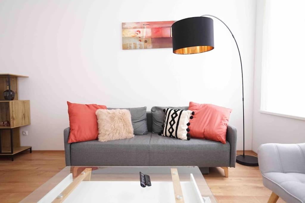 Modern Living In City Center - Fully Equipped Wien Exteriör bild