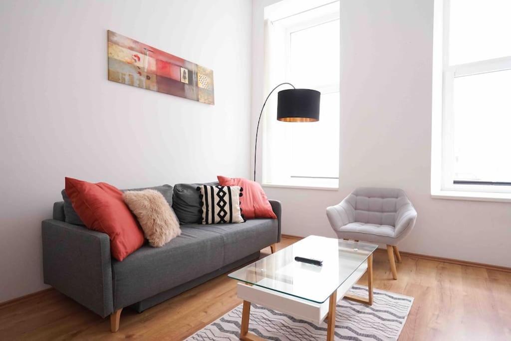 Modern Living In City Center - Fully Equipped Wien Exteriör bild