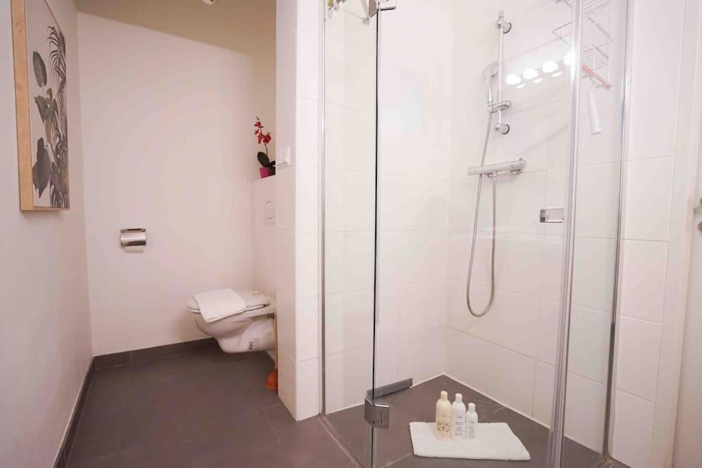 Modern Living In City Center - Fully Equipped Wien Exteriör bild