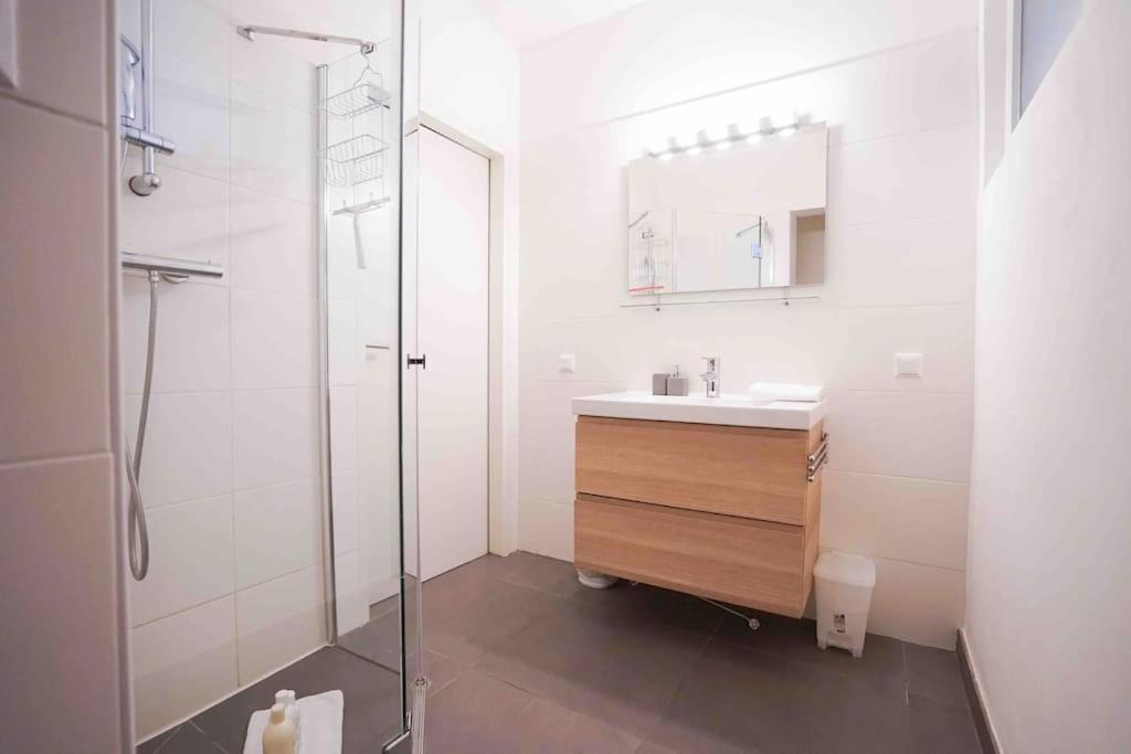 Modern Living In City Center - Fully Equipped Wien Exteriör bild