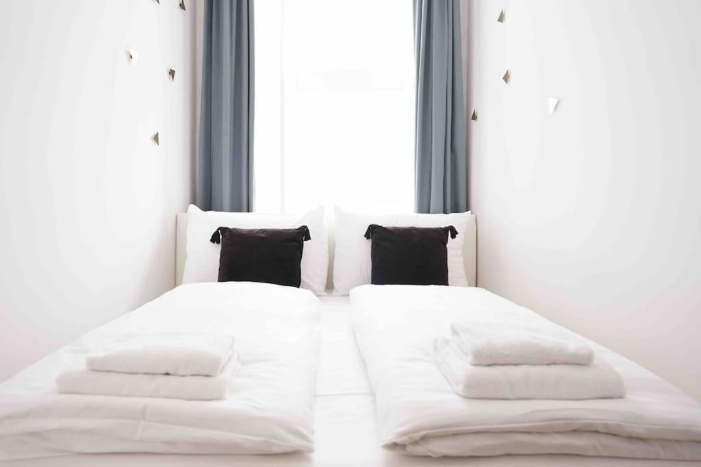 Modern Living In City Center - Fully Equipped Wien Exteriör bild